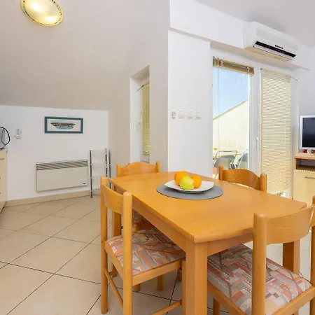 Lejlighed Cozy Dachgeschosswohnung Mit Meerblick, Klima, Wifi - Nur 350 Meter Zum
