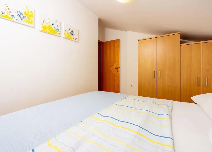 Apartman Cozy Dachgeschosswohnung Mit Meerblick, Klima, Wifi - Nur 350 Meter Zum *