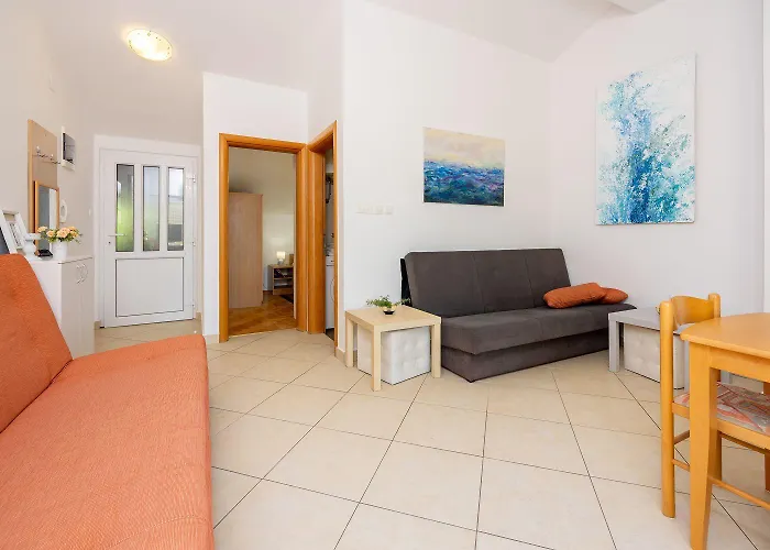 Cozy Dachgeschosswohnung Mit Meerblick, Klima, Wifi - Nur 350 Meter Zum Apartman