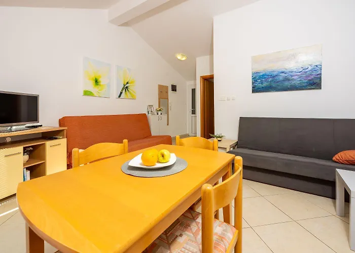 Apartman Cozy Dachgeschosswohnung Mit Meerblick, Klima, Wifi - Nur 350 Meter Zum