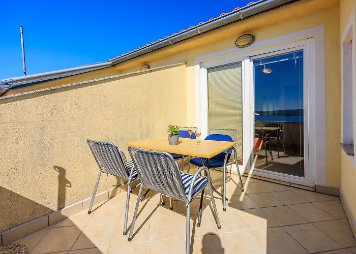 Apartman Cozy Dachgeschosswohnung Mit Meerblick, Klima, Wifi - Nur 350 Meter Zum