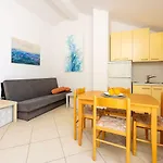 Cozy Dachgeschosswohnung Mit Meerblick, Klima, Wifi - Nur 350 Meter Zum * Dramalj