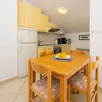 Cozy Dachgeschosswohnung Mit Meerblick, Klima, Wifi - Nur 350 Meter Zum