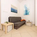 Cozy Dachgeschosswohnung Mit Meerblick, Klima, Wifi - Nur 350 Meter Zum