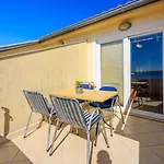 Διαμέρισμα Cozy Dachgeschosswohnung Mit Meerblick, Klima, Wifi - Nur 350 Meter Zum