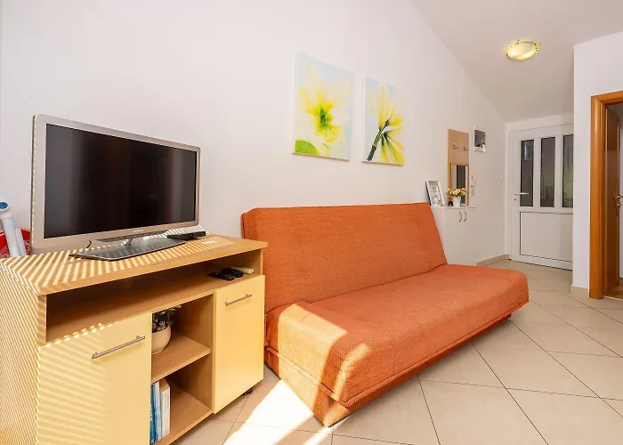 Cozy Dachgeschosswohnung Mit Meerblick, Klima, Wifi - Nur 350 Meter Zum Dramalj