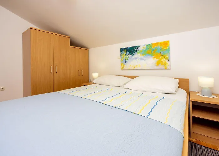 Cozy Dachgeschosswohnung Mit Meerblick, Klima, Wifi - Nur 350 Meter Zum * Dramalj