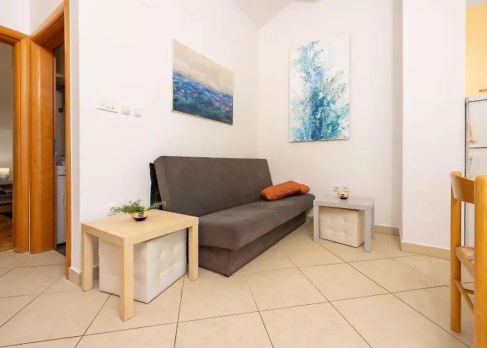 Cozy Dachgeschosswohnung Mit Meerblick, Klima, Wifi - Nur 350 Meter Zum