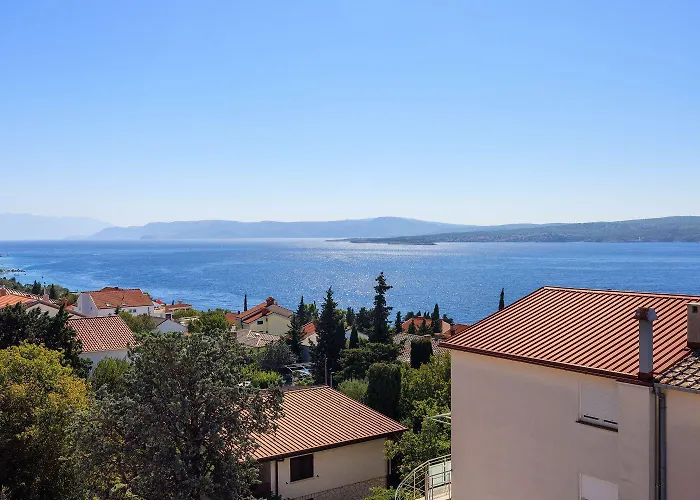 Cozy Dachgeschosswohnung Mit Meerblick, Klima, Wifi - Nur 350 Meter Zum